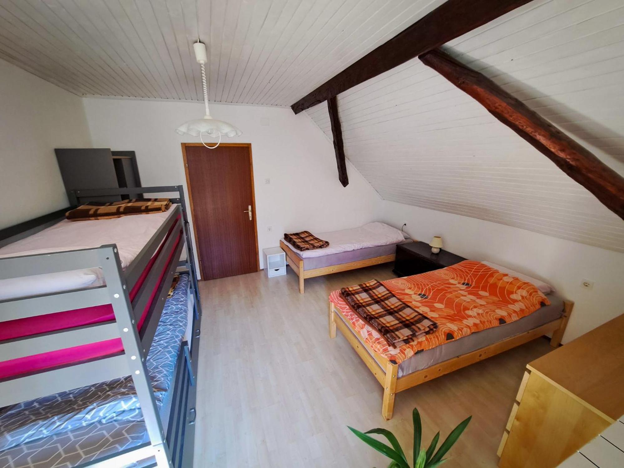 Hikers Hut Hisar Homestay Podbrdo